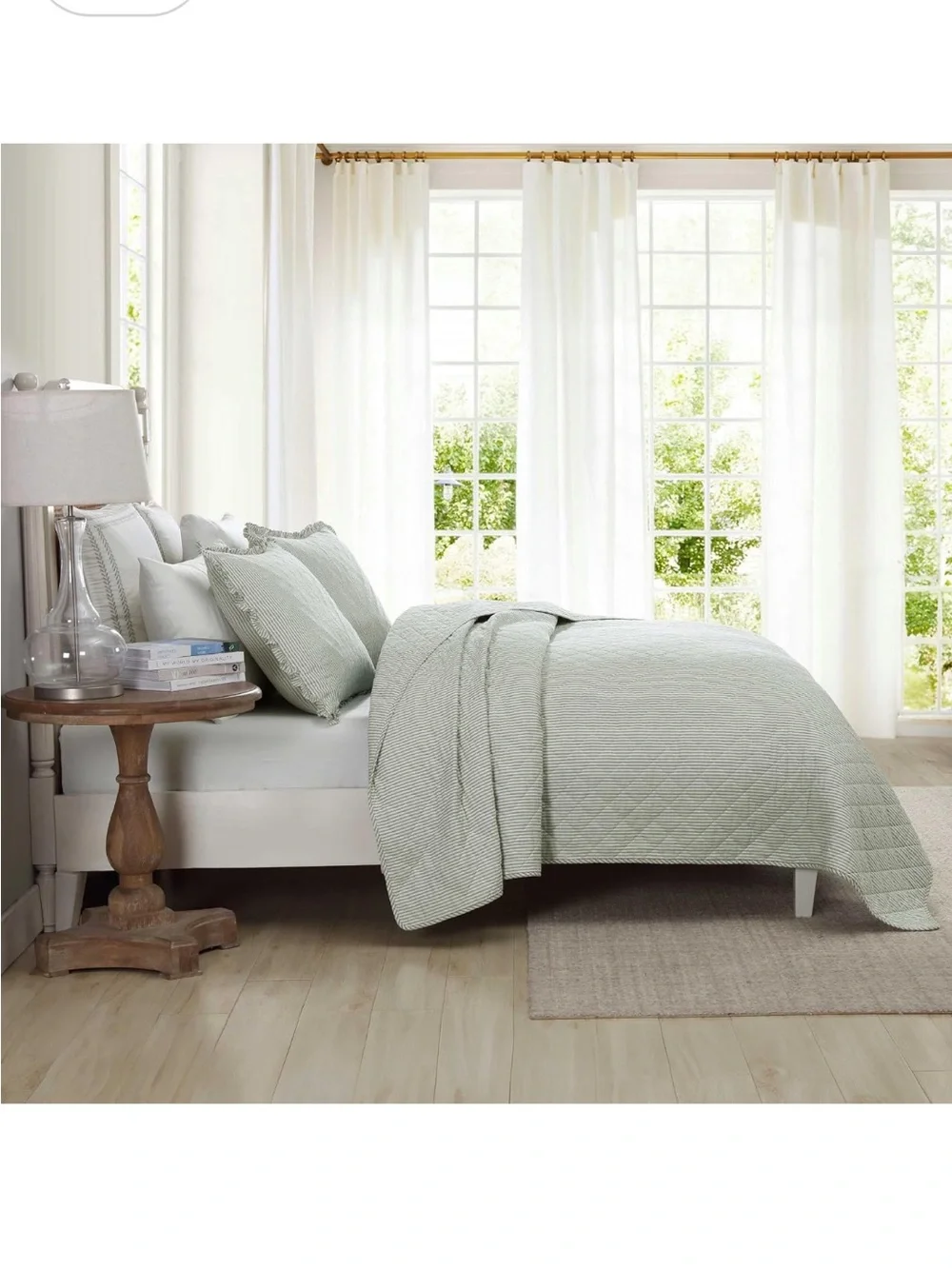 Laura Ashley - Twin Quilt Set, for Everyday Home Use, Soft Comfortable Design